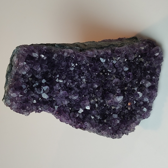 Stunning Amethyst Geode Crystal Cluster - Picture 1 of 8